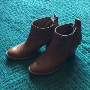 Dolce vita booties
